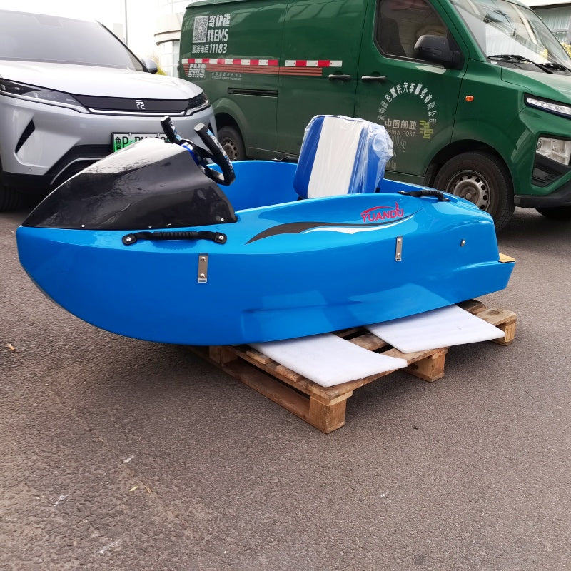 The go-kart boat has extremely strong buoyancy, allowing novice players to enjoy playing without any pressure. It is a parent-child go-kart boat suitable for both parents and children.